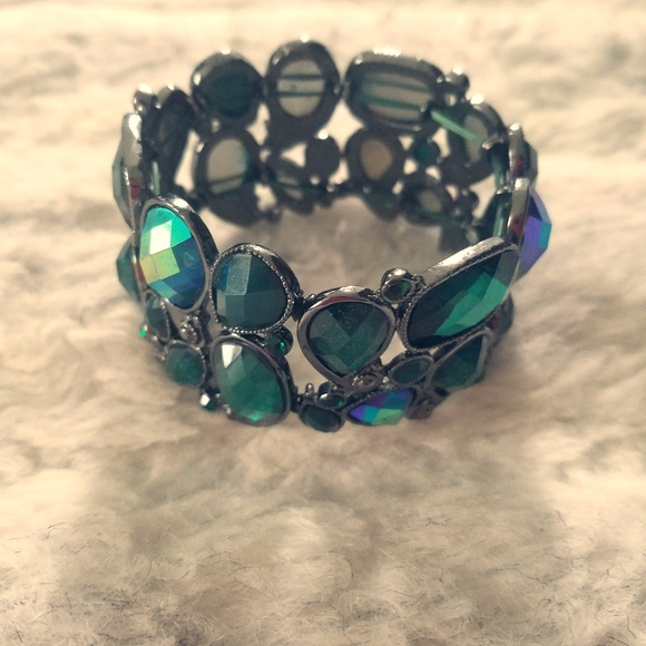 Jewelry - NWOT  dark teal bracelet